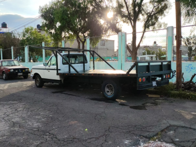 Camioneta de Plataforma Camioneta de Plataforma